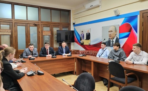 Депутат ГД Александр Спиридонов: Наша задача - помочь подрастающему поколению самореализоваться Депутат ГД Александр Спиридонов: Наша задача - помочь подрастающему поколению самореализоваться
