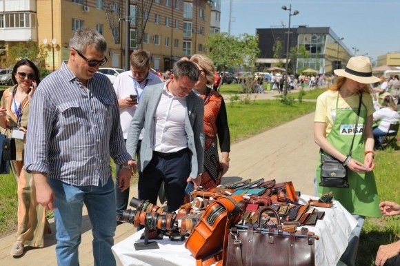 «Дзержинский Арбат» в День Города объединил сотни горожан «Дзержинский Арбат» в День Города объединил сотни горожан