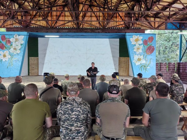 Артист в камуфляже: Руслан Банковский о поддержке военных Артист в камуфляже: Руслан Банковский о поддержке военных