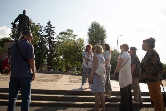 Экскурсионные программы по мемориальному комплексу на Поклонной горе ждут москвичей и гостей столицы Экскурсионные программы по мемориальному комплексу на Поклонной горе ждут москвичей и гостей столицы
