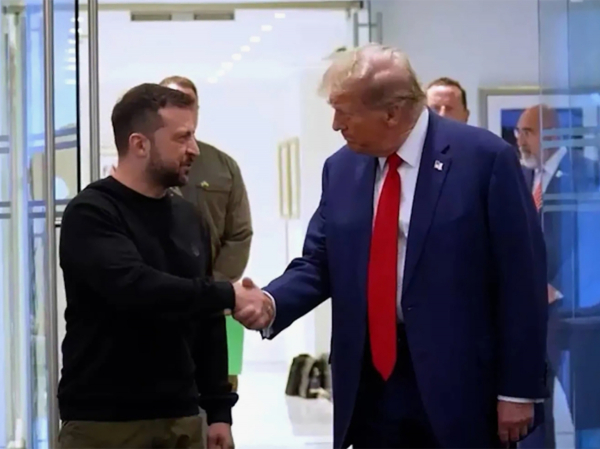 Express: Трамп может тайно передать Киеву ядерное оружие Express: Трамп может тайно передать Киеву ядерное оружие