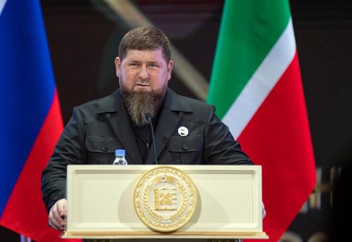 Кадыров распорядился создать условия для приема беженцев из Курской области Кадыров распорядился создать условия для приема беженцев из Курской области