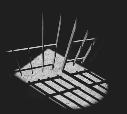 Маньяки после изнасилования подростков стали склонять их к суициду Маньяки после изнасилования подростков стали склонять их к суициду