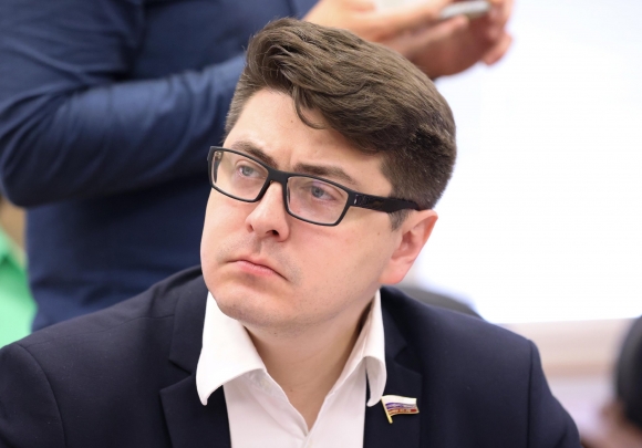 Полить грязью Родину, а чуть что, ей же и воспользоваться — вполне в духе иноагентов Полить грязью Родину, а чуть что, ей же и воспользоваться — вполне в духе иноагентов