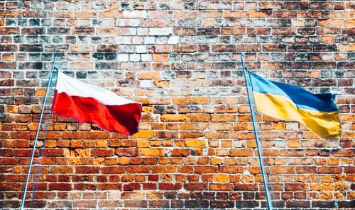 Польша даёт Украине 100 миллионов евро, но в кредит Польша даёт Украине 100 миллионов евро, но в кредит