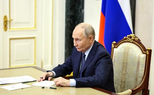 Путин: Россия не вводит смертную казнь даже в условиях проведения СВО Путин: Россия не вводит смертную казнь даже в условиях проведения СВО