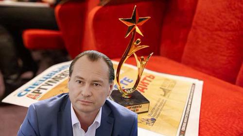 Свет сцены и свет души: артист театра и кино Александр Песков — лауреат премии «Сможем вместе победить» Свет сцены и свет души: артист театра и кино Александр Песков — лауреат премии «Сможем вместе победить»