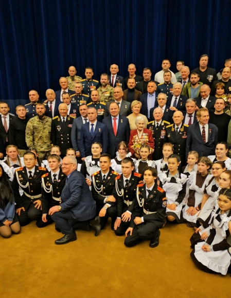 В Кремлевском Дворце прошел концерт &laquo;Здравствуй, страна героев!&raquo;