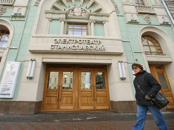 Выяснились детали конфликта в электротеатре «Станиславский»: супруга режиссера атаковала актрису