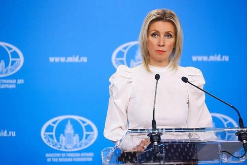 Захарова предположила, что власти Украины &laquo;перекредитовывают наворованное&raquo;